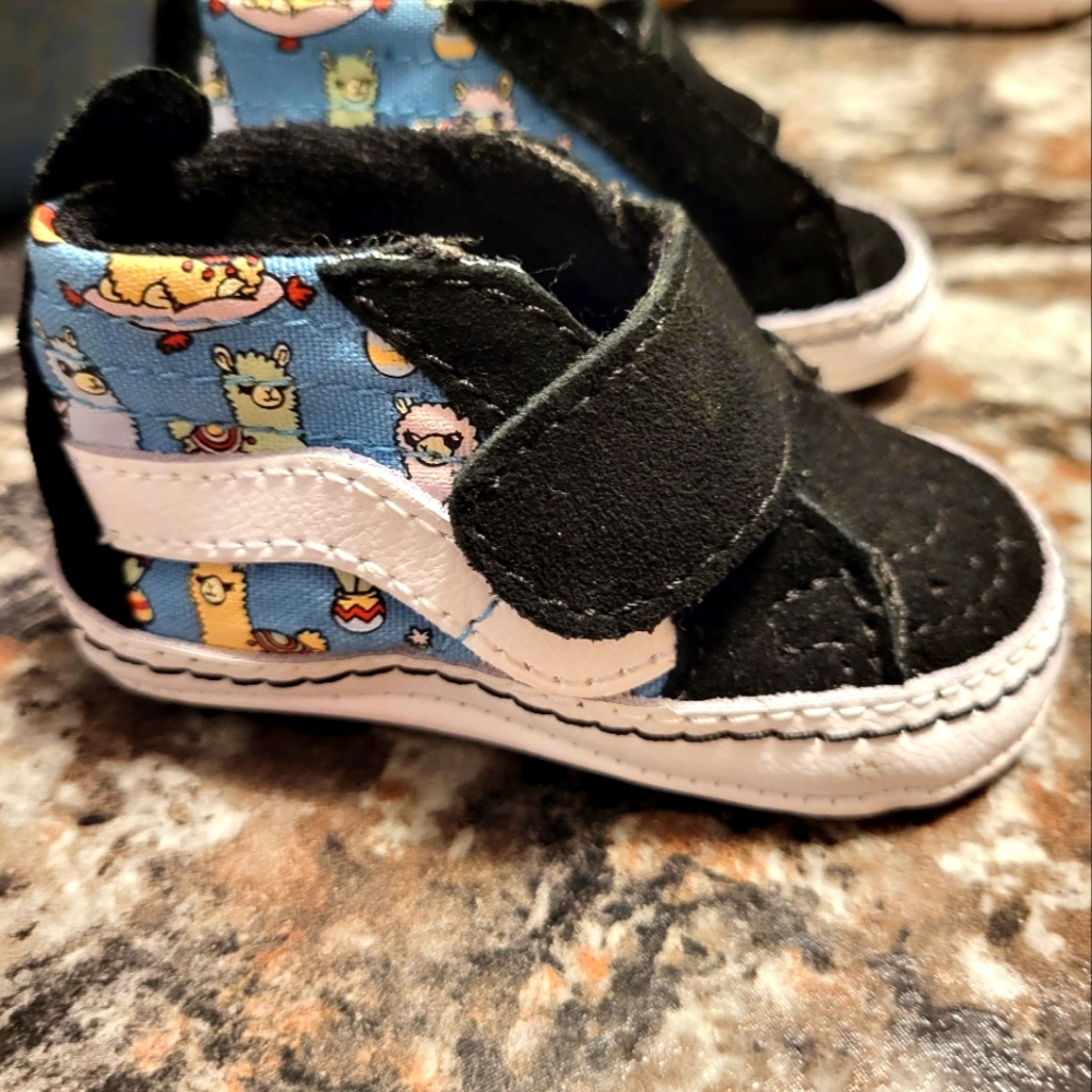 Infant vans size 2